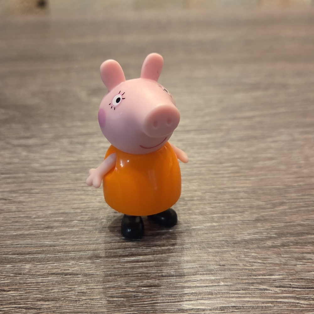 Mommy Pig Action Figure in Orange Dress 3” Peppa Pig Replacement Collectible